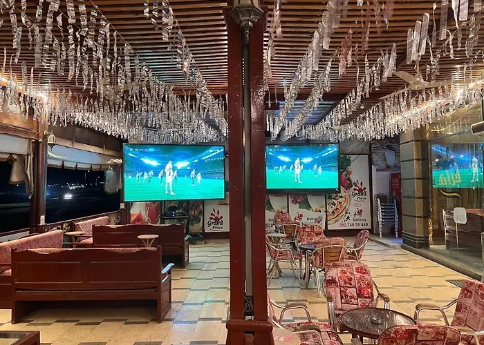 Grand Plaza Apartment